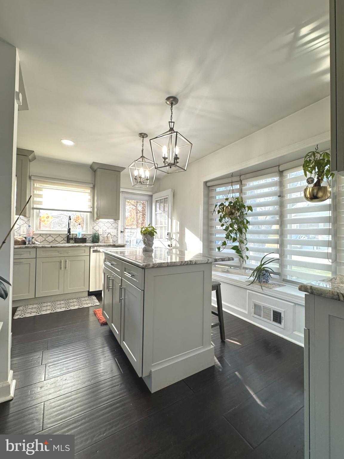 VIENNA WOODS - Residential