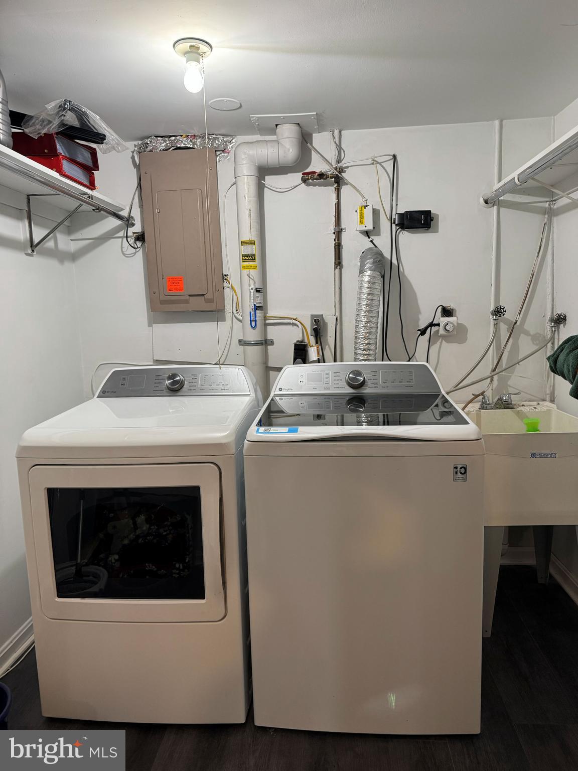 VIENNA WOODS - Residential