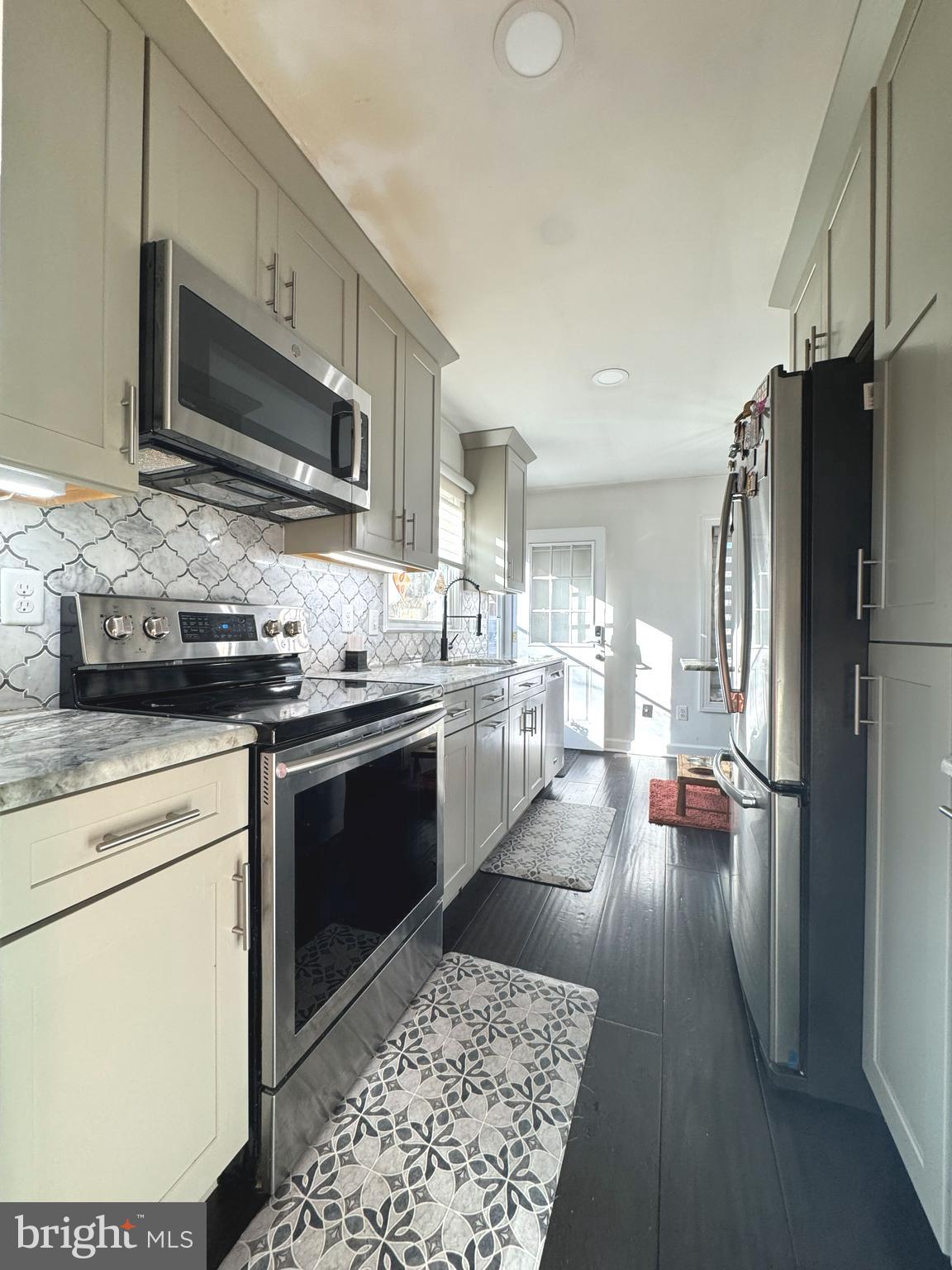 VIENNA WOODS - Residential