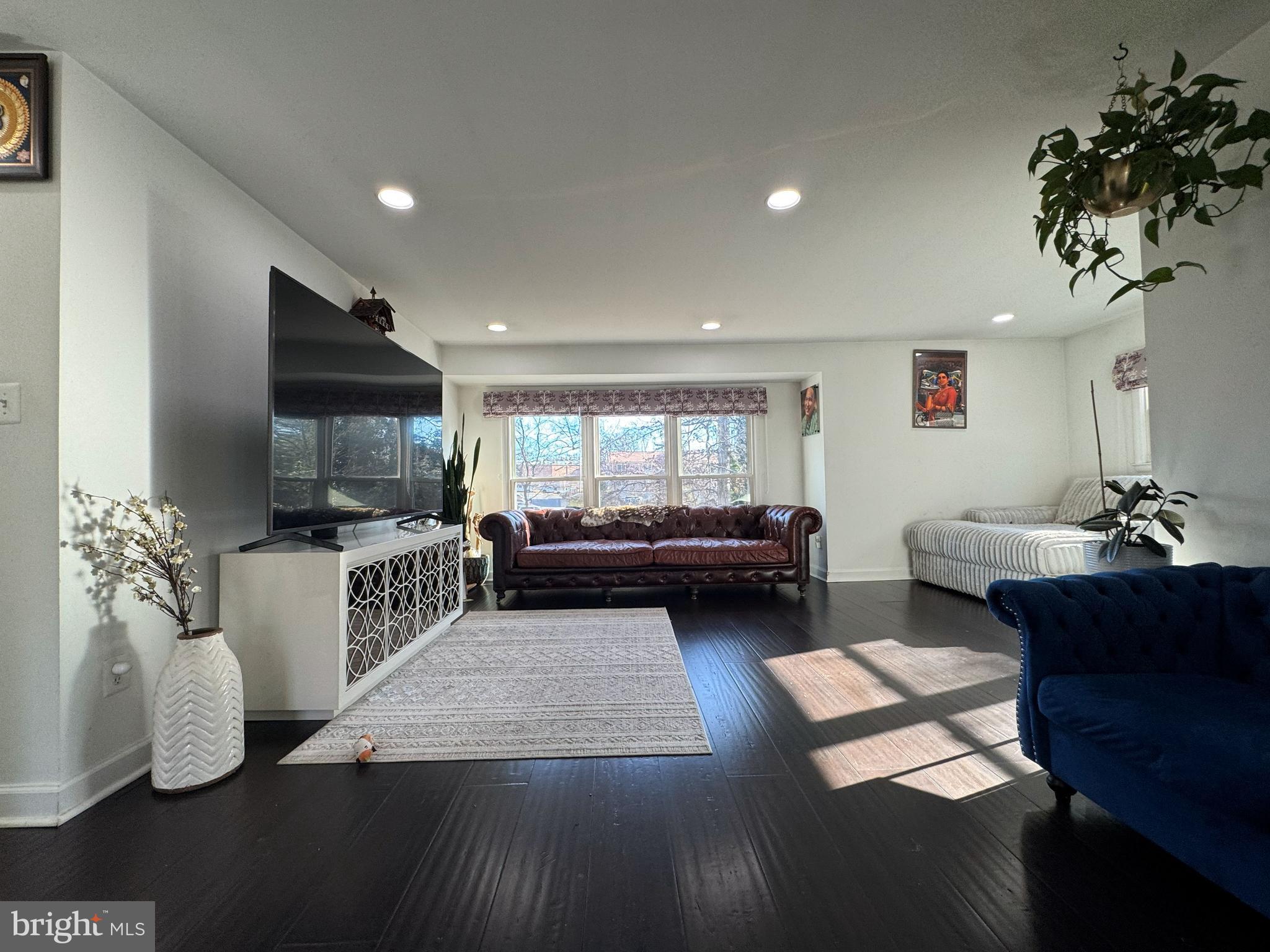 VIENNA WOODS - Residential