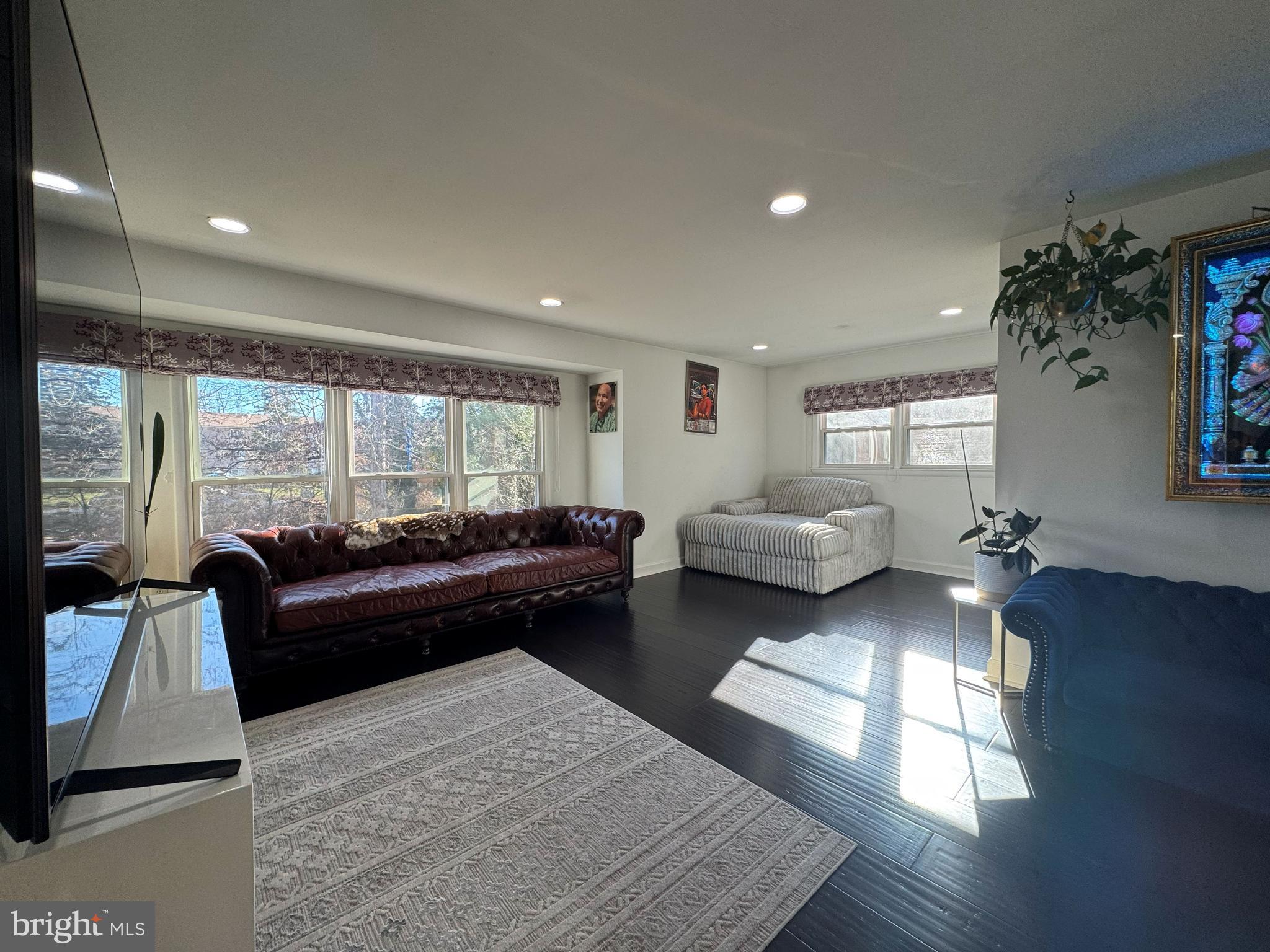 VIENNA WOODS - Residential