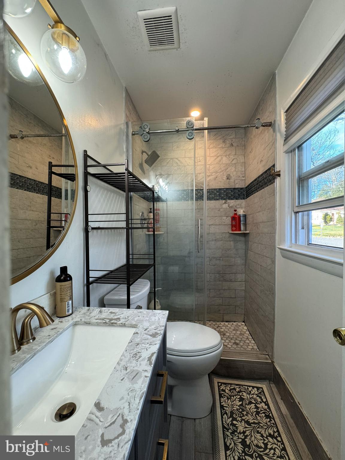 VIENNA WOODS - Residential