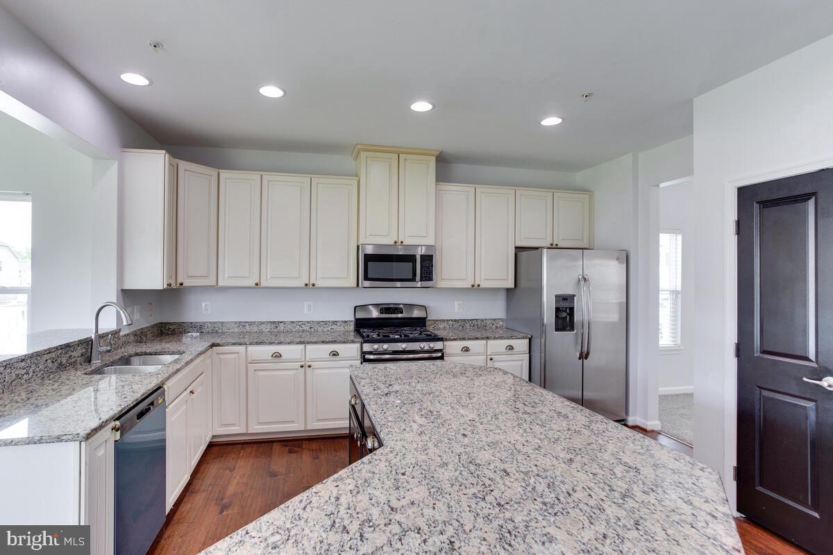 BRENTWOOD - Residential