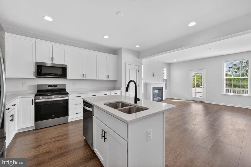 Photo of 154 Copeley Circle, WINCHESTER, VA 22602 (MLS # VAFV2041006)