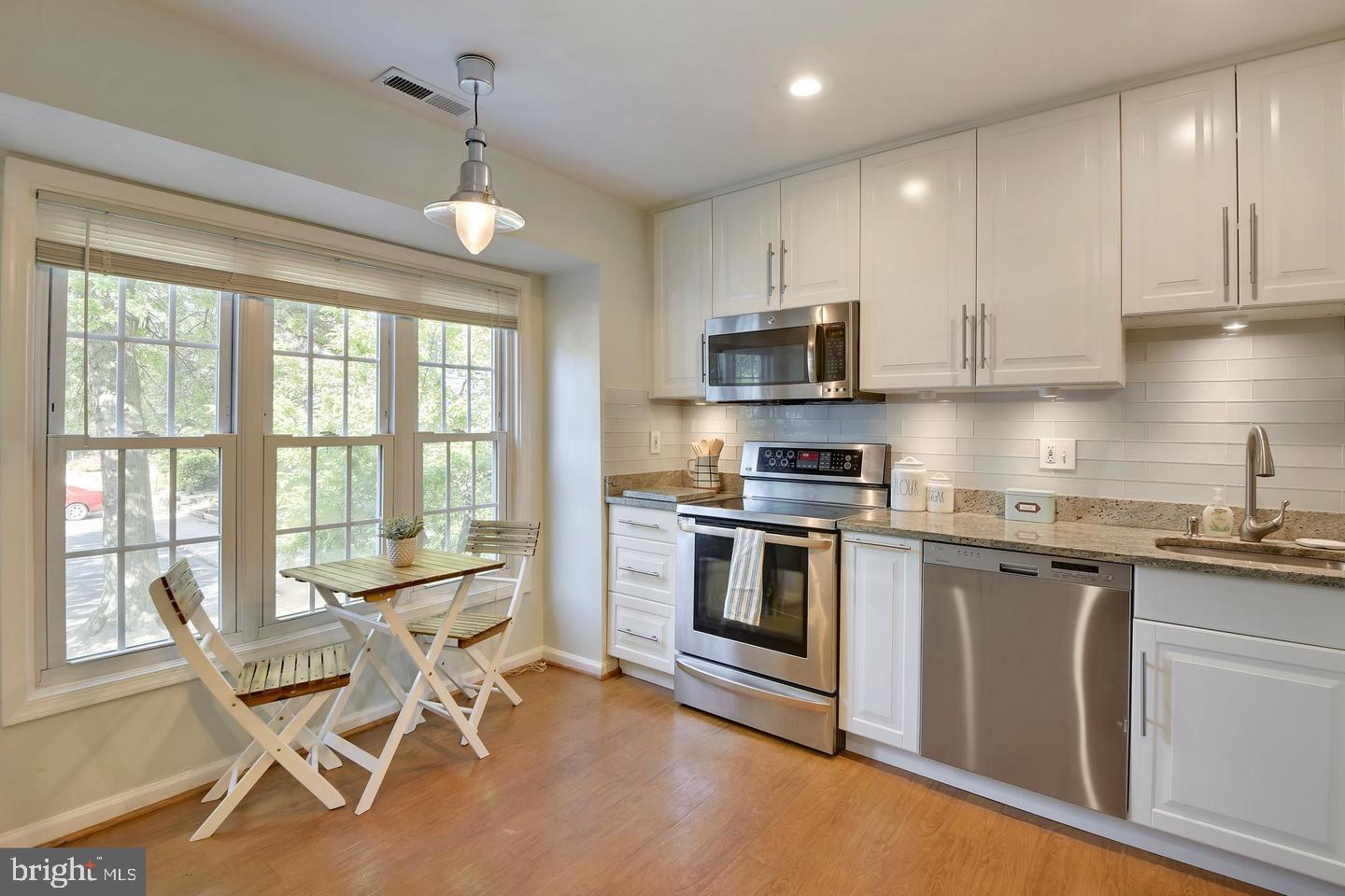 CROFTON MEWS CONDO - Residential