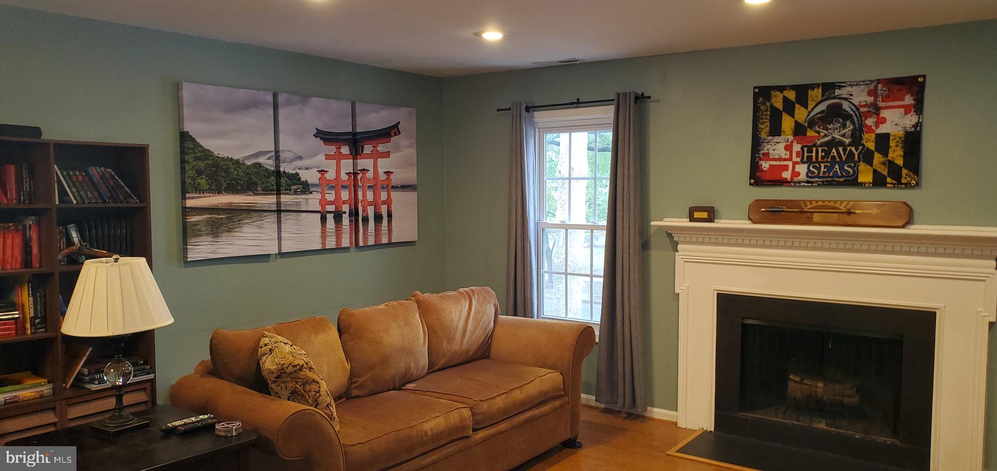 CROFTON MEWS CONDO - Residential