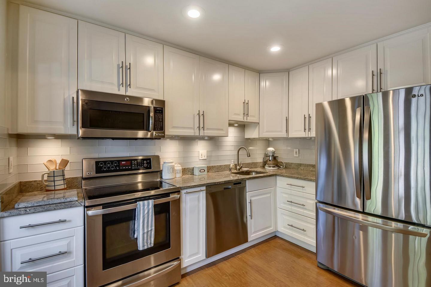 CROFTON MEWS CONDO - Residential