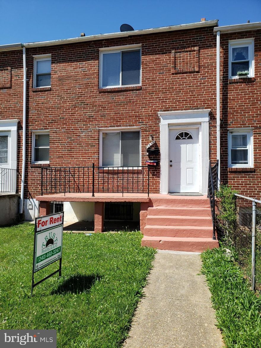 Great updated 2 bdrm 1 bath 1st floor apartment.. Updates include appliances, cabinets, floors (vinyl/carpet),  central heat/AC and windows. Washer/Dryer hook up available in common basement area. Long term lease will be considered. Over 1000 sq ft living space and additional storage in basement of bldg. 

Applicants will need to complete an application on line using the following Rent Spree link https://apply.link/VSRXsMw   The minimum credit score considered is 620 to 640. Minimum annual combined income of all applicants should be between $40k - $50k.  Housing Choice Vouchers and MBQ participants welcomed.