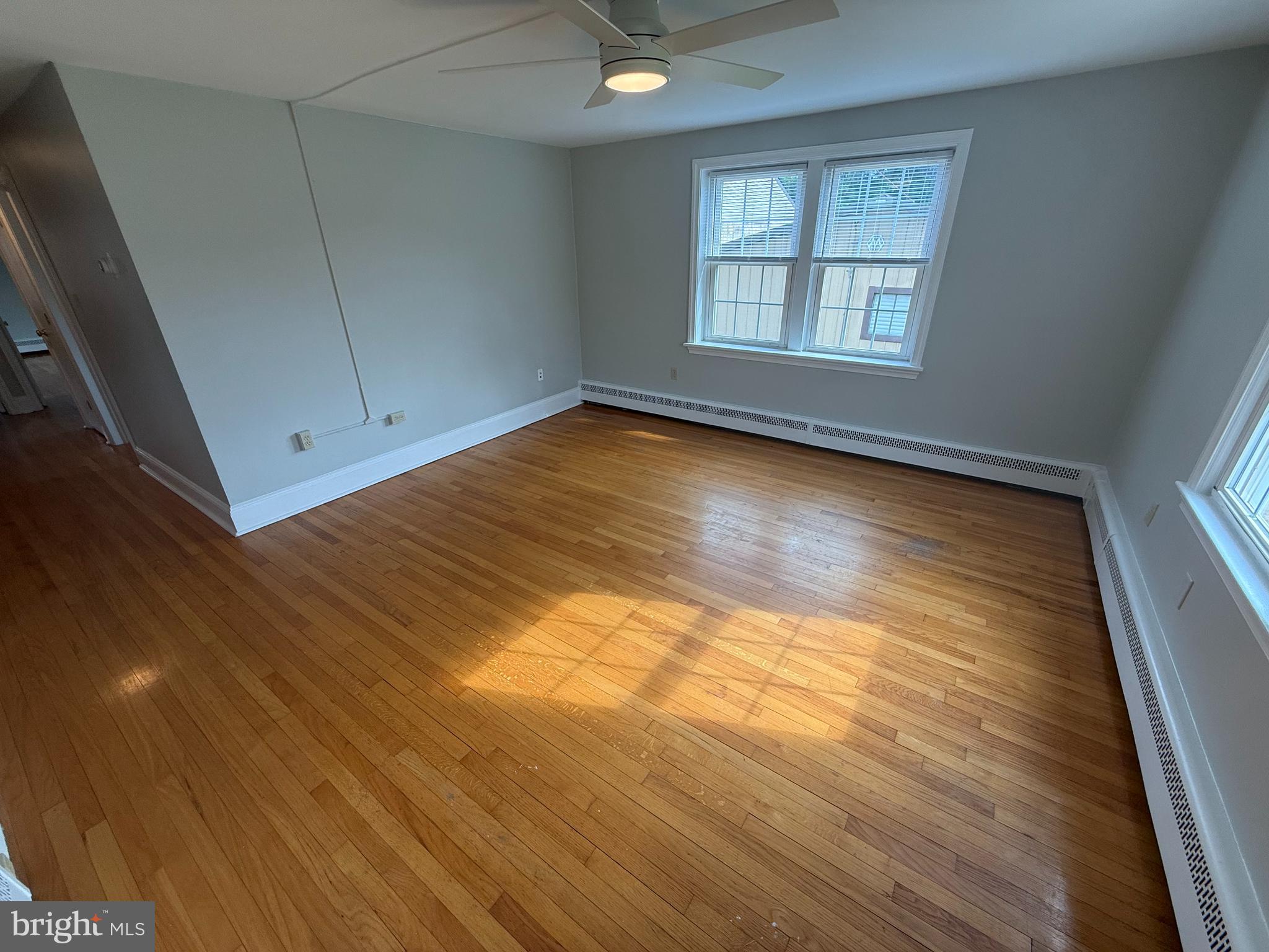 50 WALNUT AVE 2B