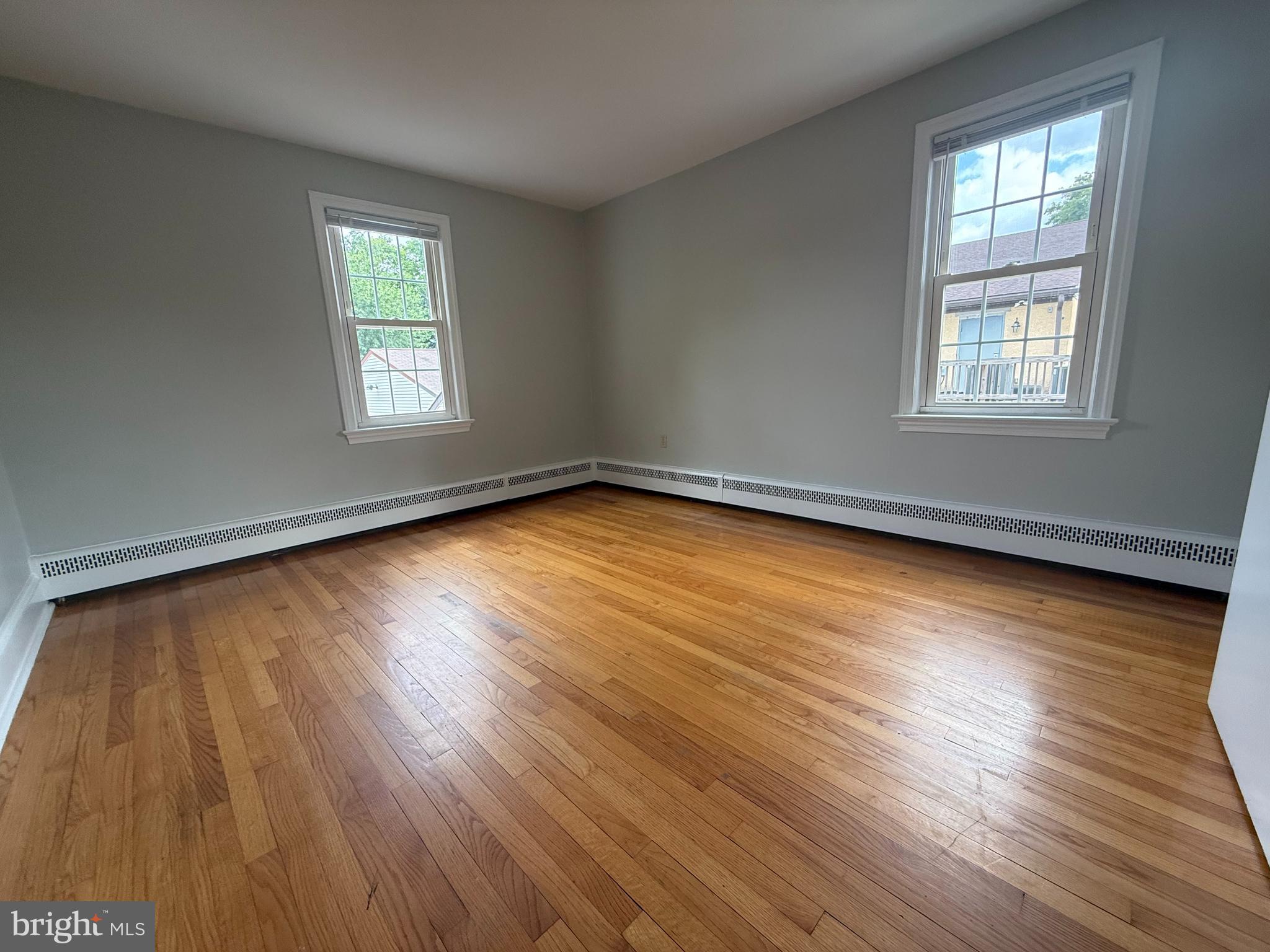 50 WALNUT AVE 2B