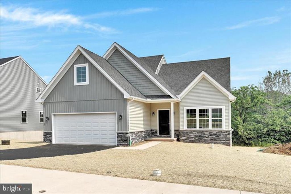 Photo of 231 Pilgrim Drive, LANCASTER, PA 17603 (MLS # PALA2083236)