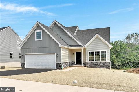 231 PILGRIM DRIVE LANCASTER PA 17603