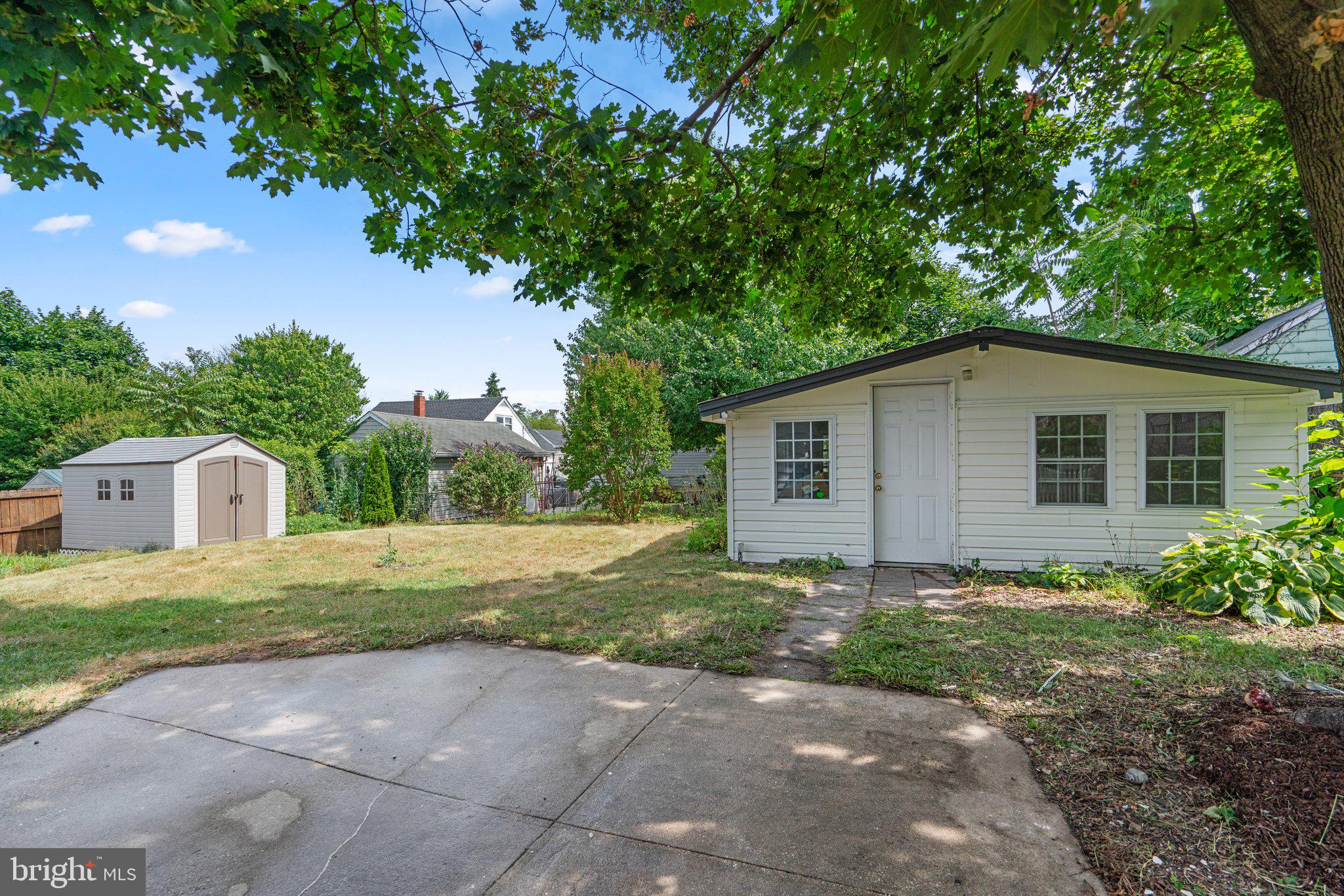 LANDSDOWNE - Residential