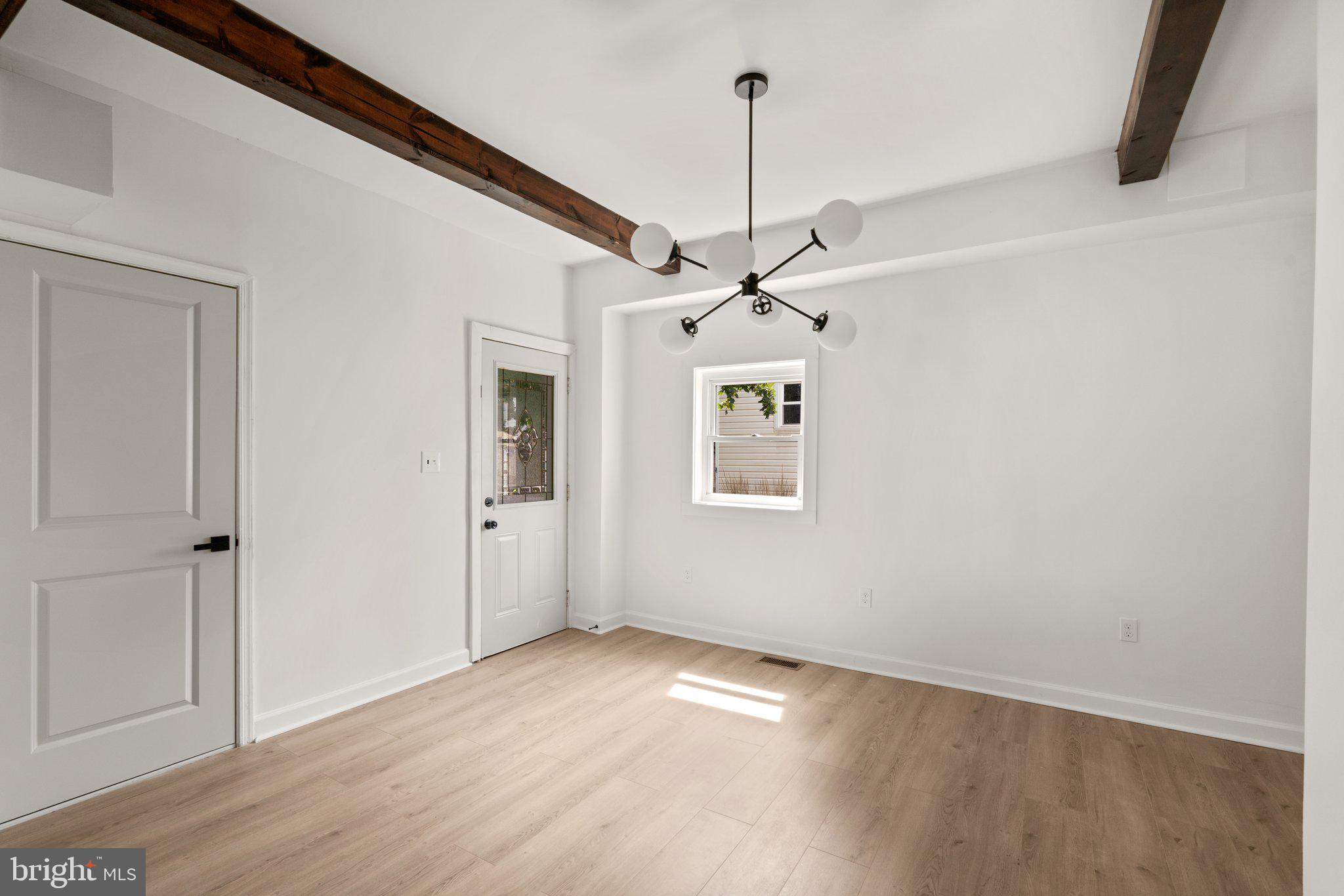 LANDSDOWNE - Residential