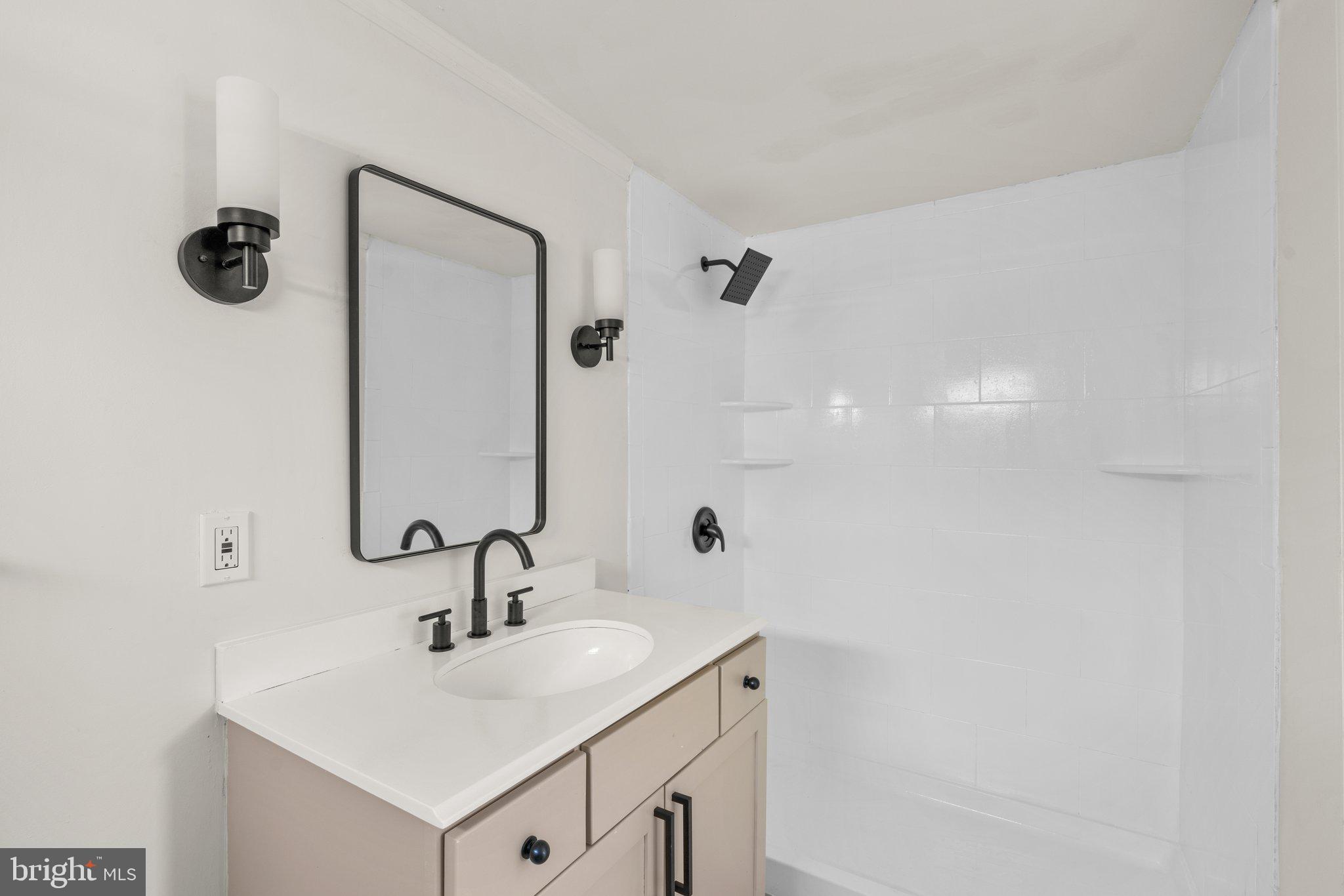 LANDSDOWNE - Residential