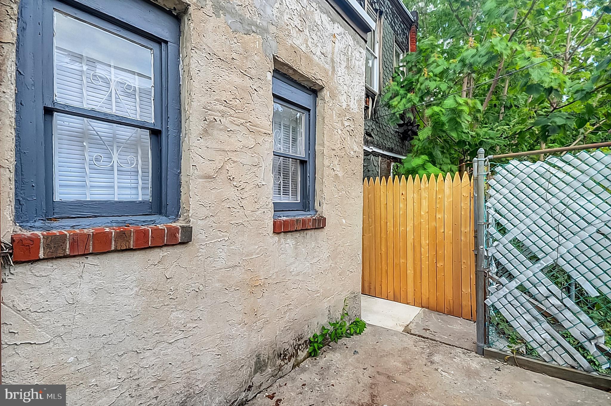 STRAWBERRY MANSION - Residential