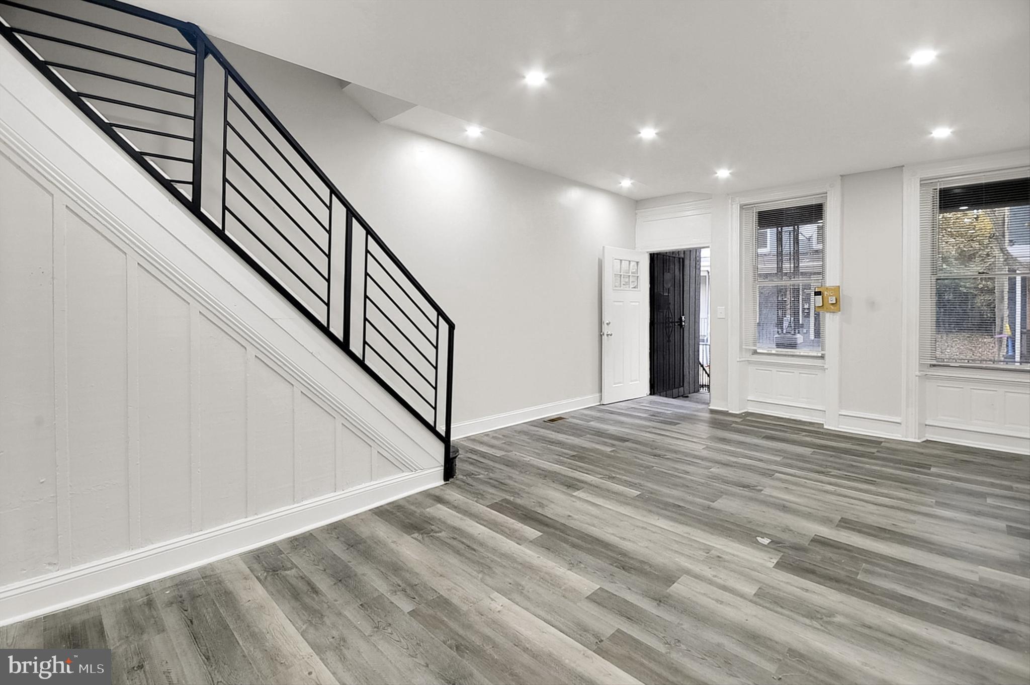 STRAWBERRY MANSION - Residential