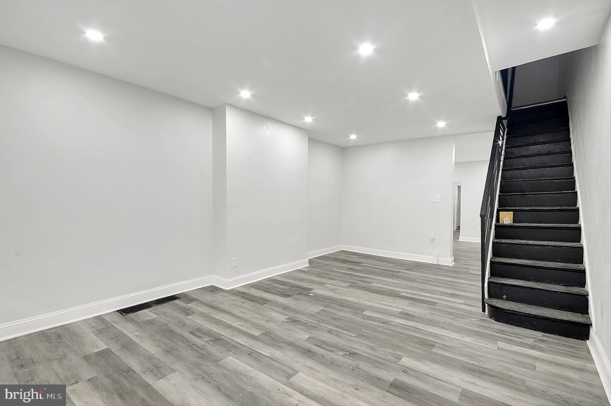 STRAWBERRY MANSION - Residential