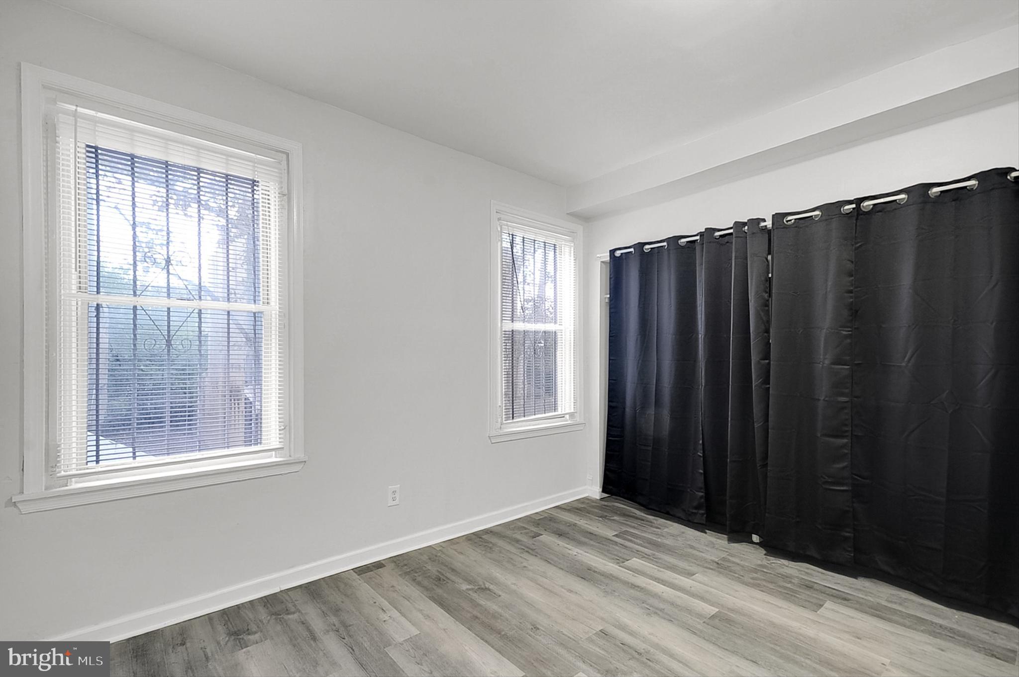 STRAWBERRY MANSION - Residential