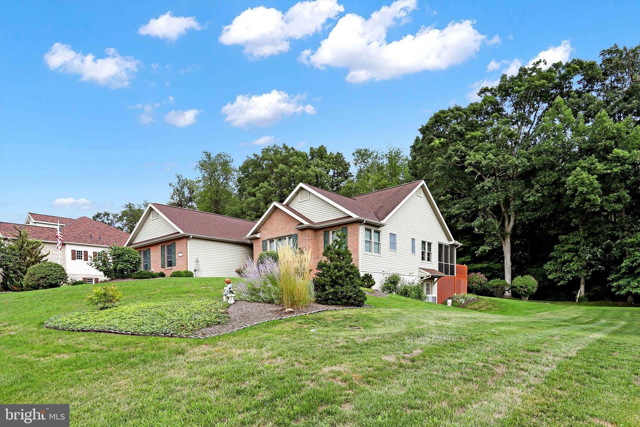 PENN NATIONAL GOLF COURSE COMMUNITY - Residential