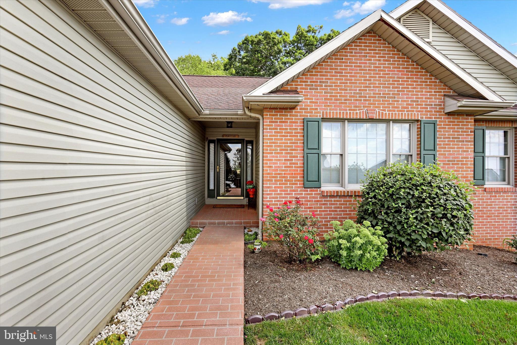 PENN NATIONAL GOLF COURSE COMMUNITY - Residential