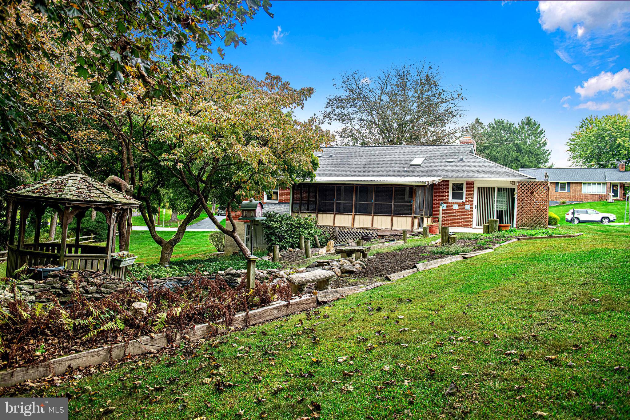 WHITE HOUSE PARK - Residential