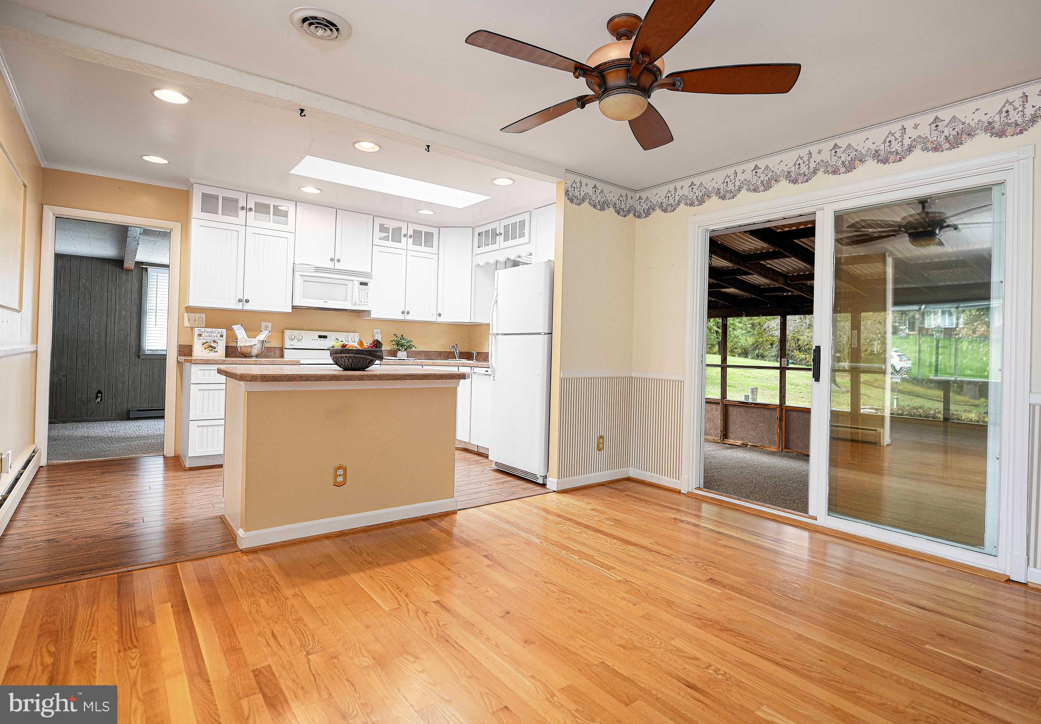 WHITE HOUSE PARK - Residential