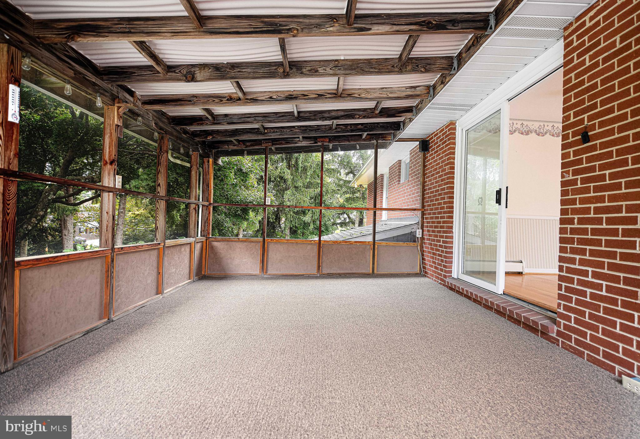 WHITE HOUSE PARK - Residential