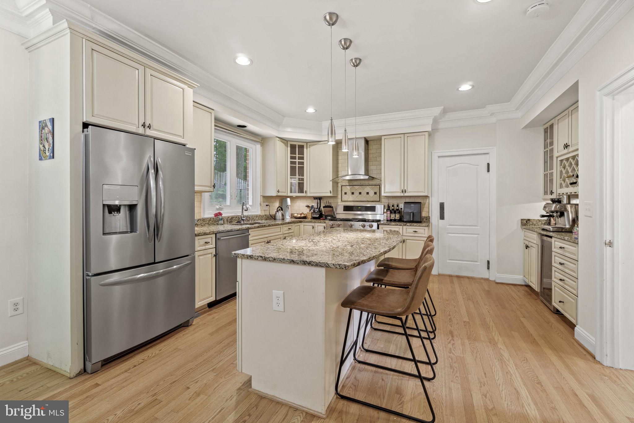 FAIRWAY HILLS - Residential Lease