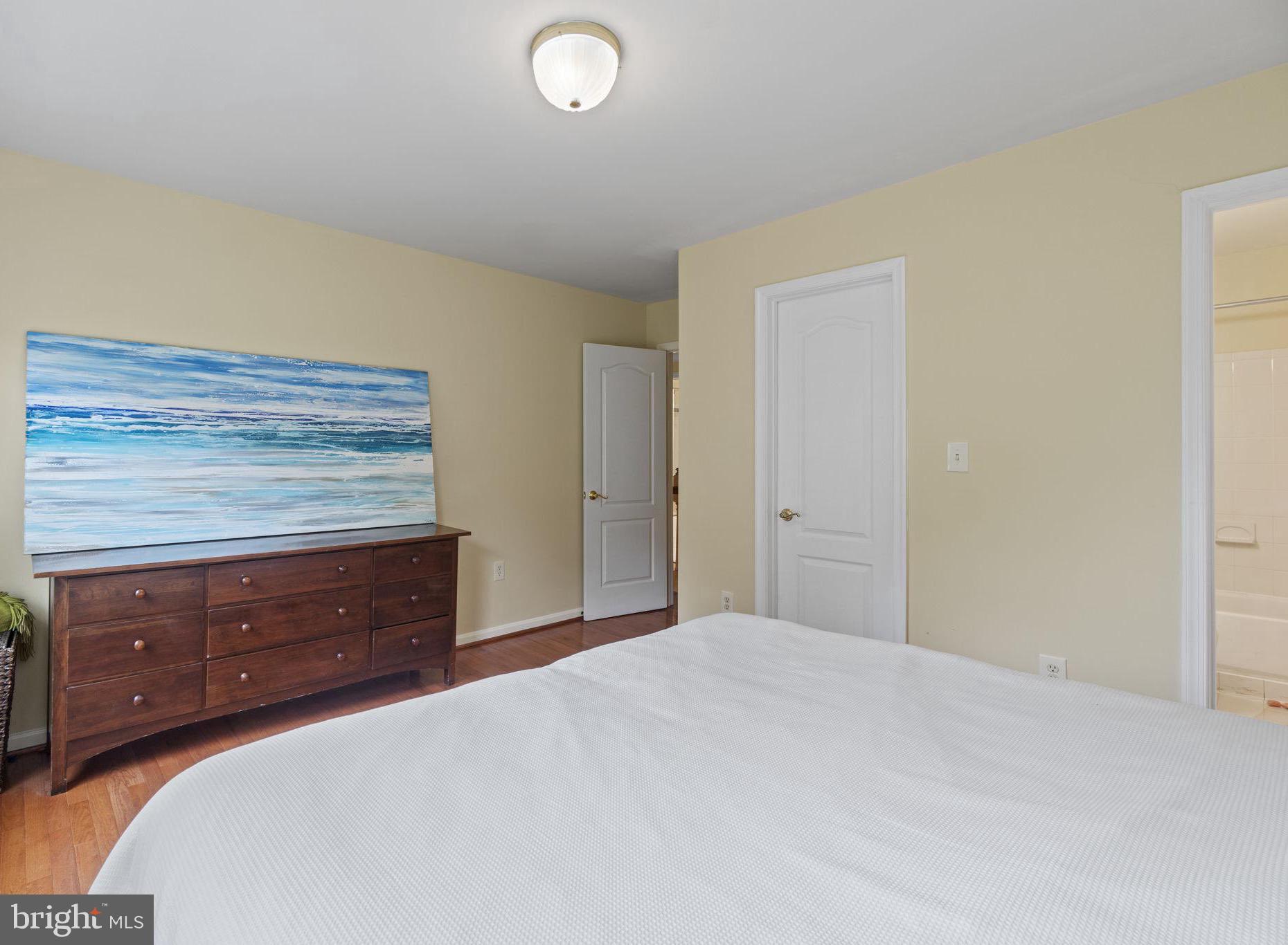 FAIRWAY HILLS - Residential Lease