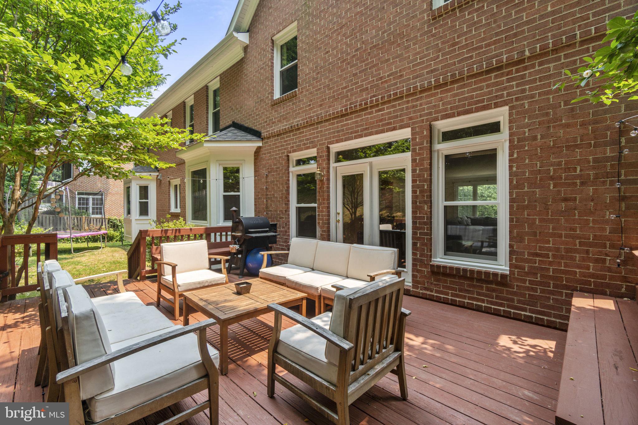 FAIRWAY HILLS - Residential Lease