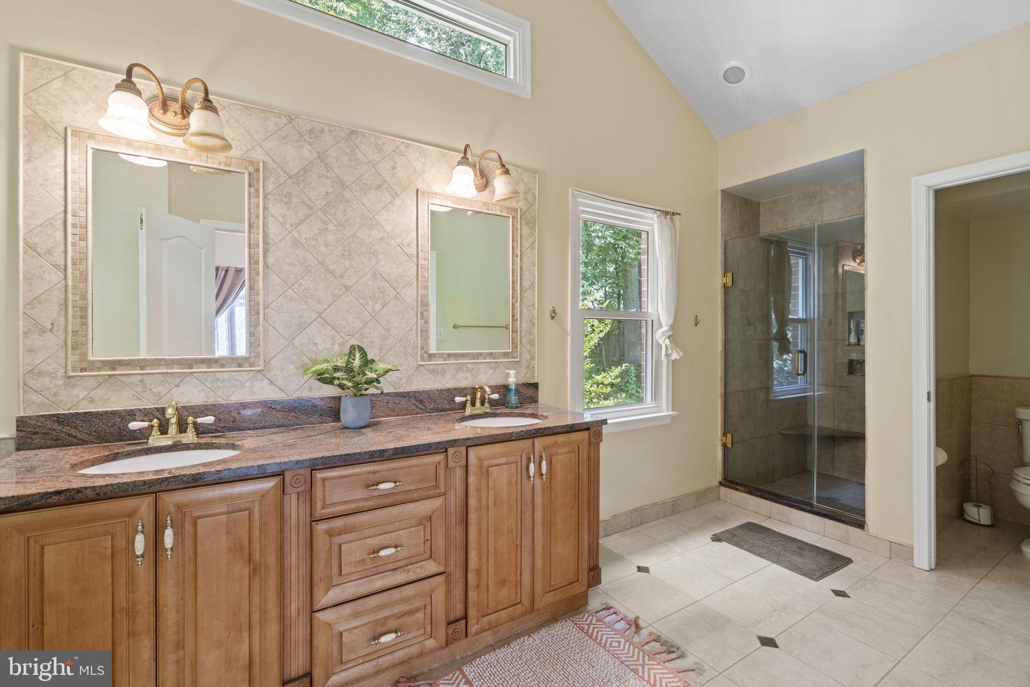 FAIRWAY HILLS - Residential Lease