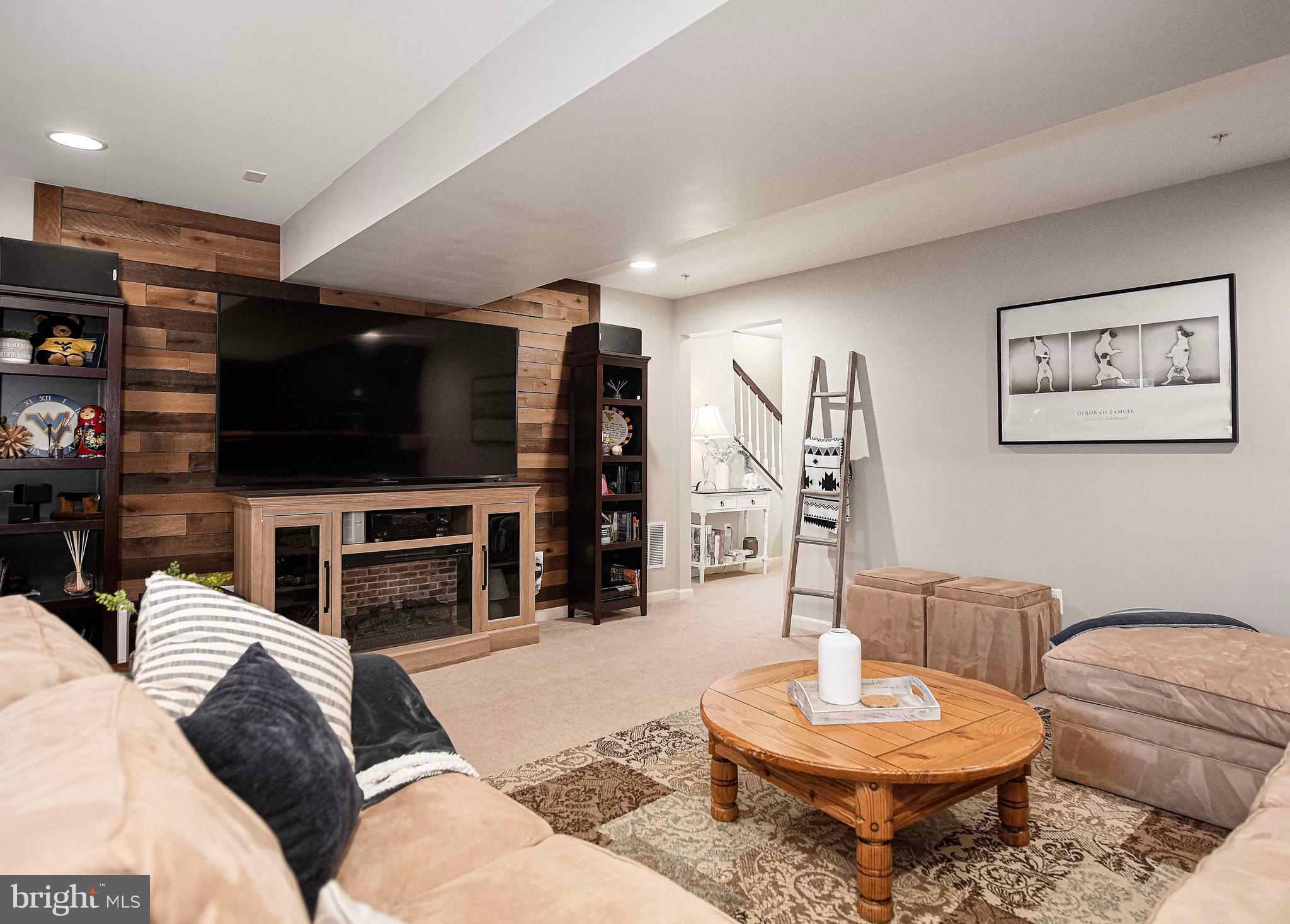 TUCKER WOODS - Residential