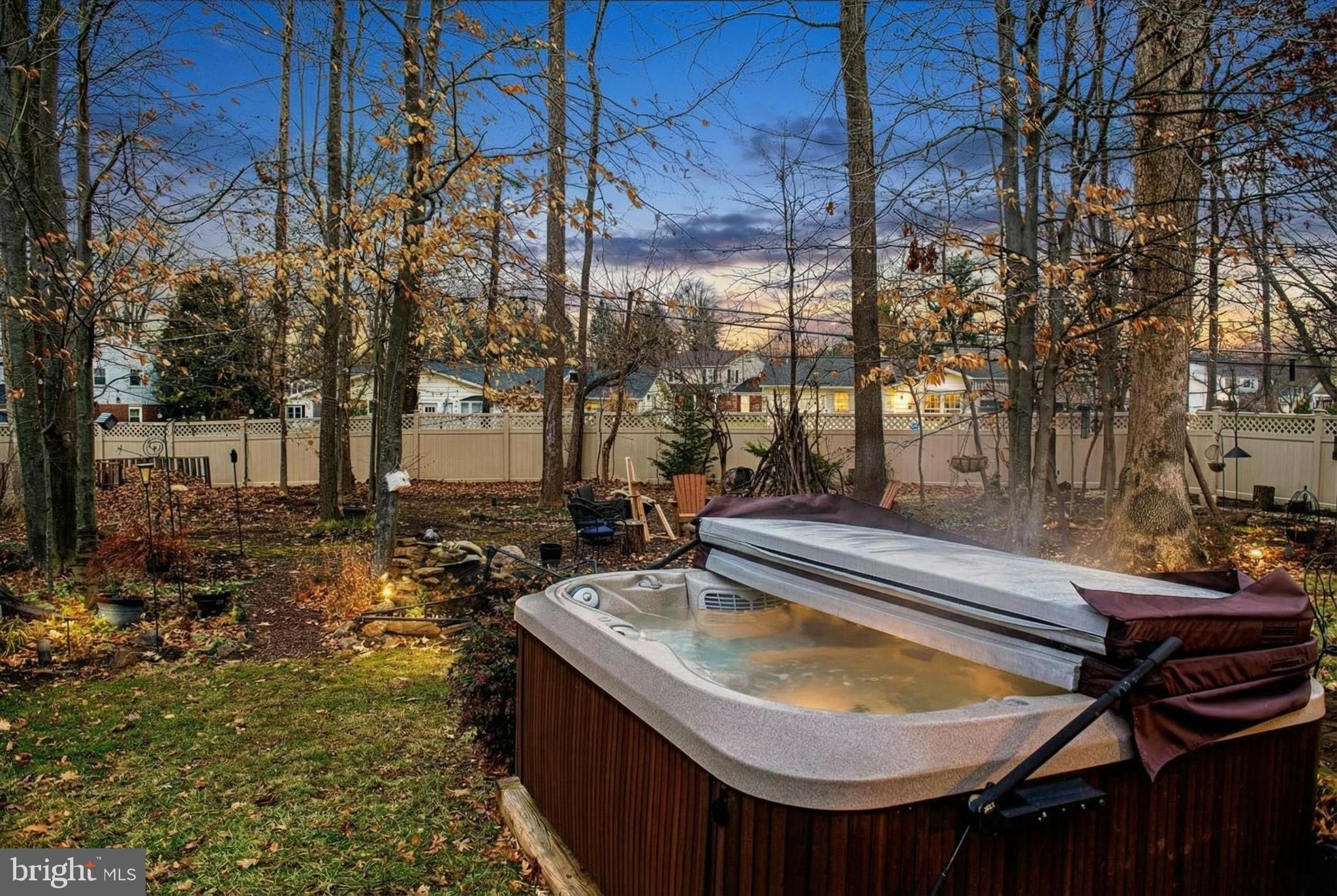 TUCKER WOODS - Residential