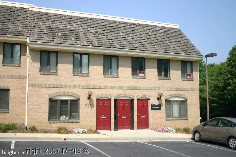 Great End unit, 2nd-level office condo unit C in Russell Office Park. Current build-out features: entrance, large/conference room with bath, and an additional private room and reception area. Fully furnished available, currently the owner is using it, and ready to be occupied. Water and Condo fees are included in the rent. The landlord may leave some furniture. Great location too! close to major roads and public transportation!
