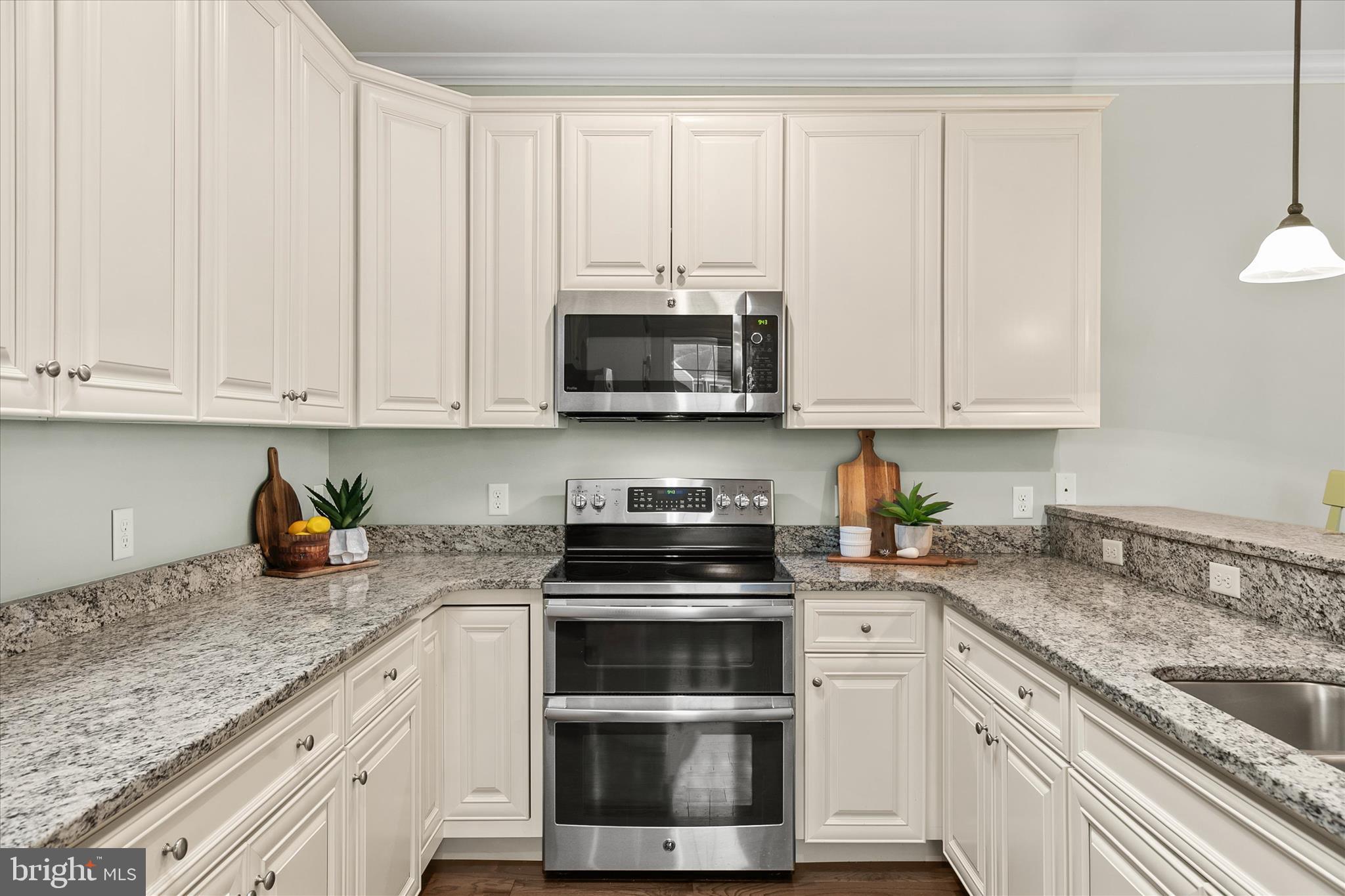 BAYVILLE SHORES - Residential