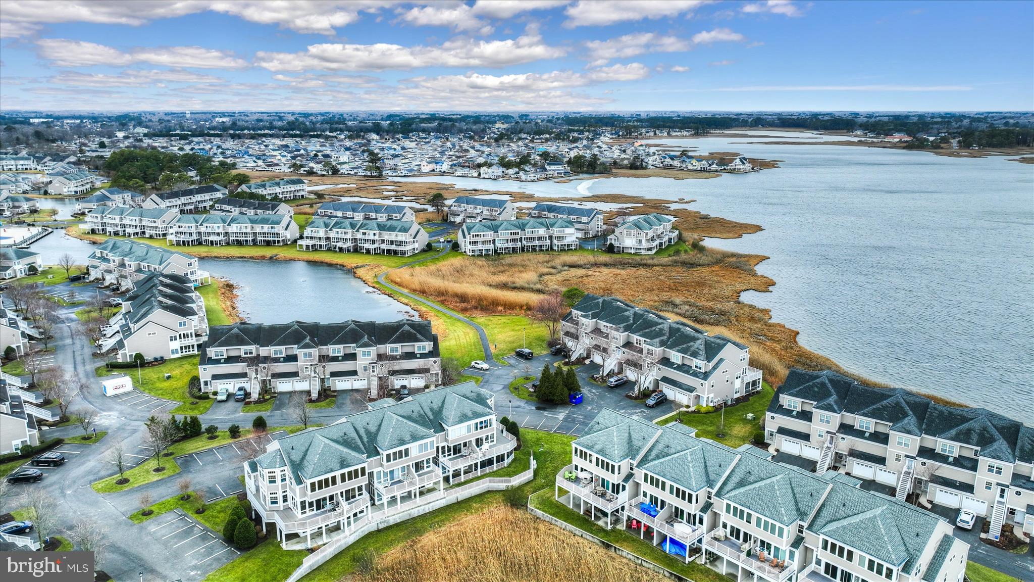 BAYVILLE SHORES - Residential