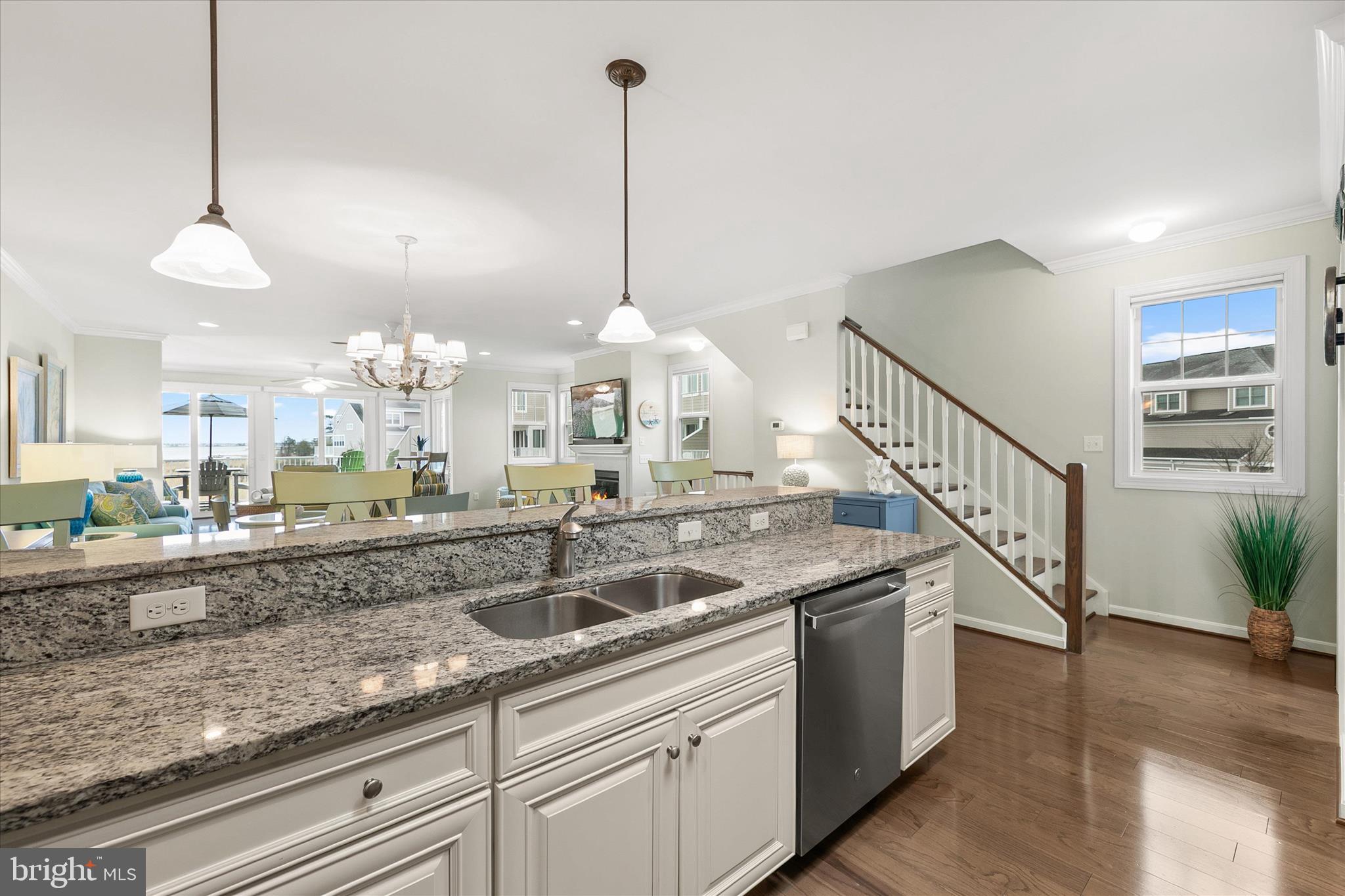 BAYVILLE SHORES - Residential