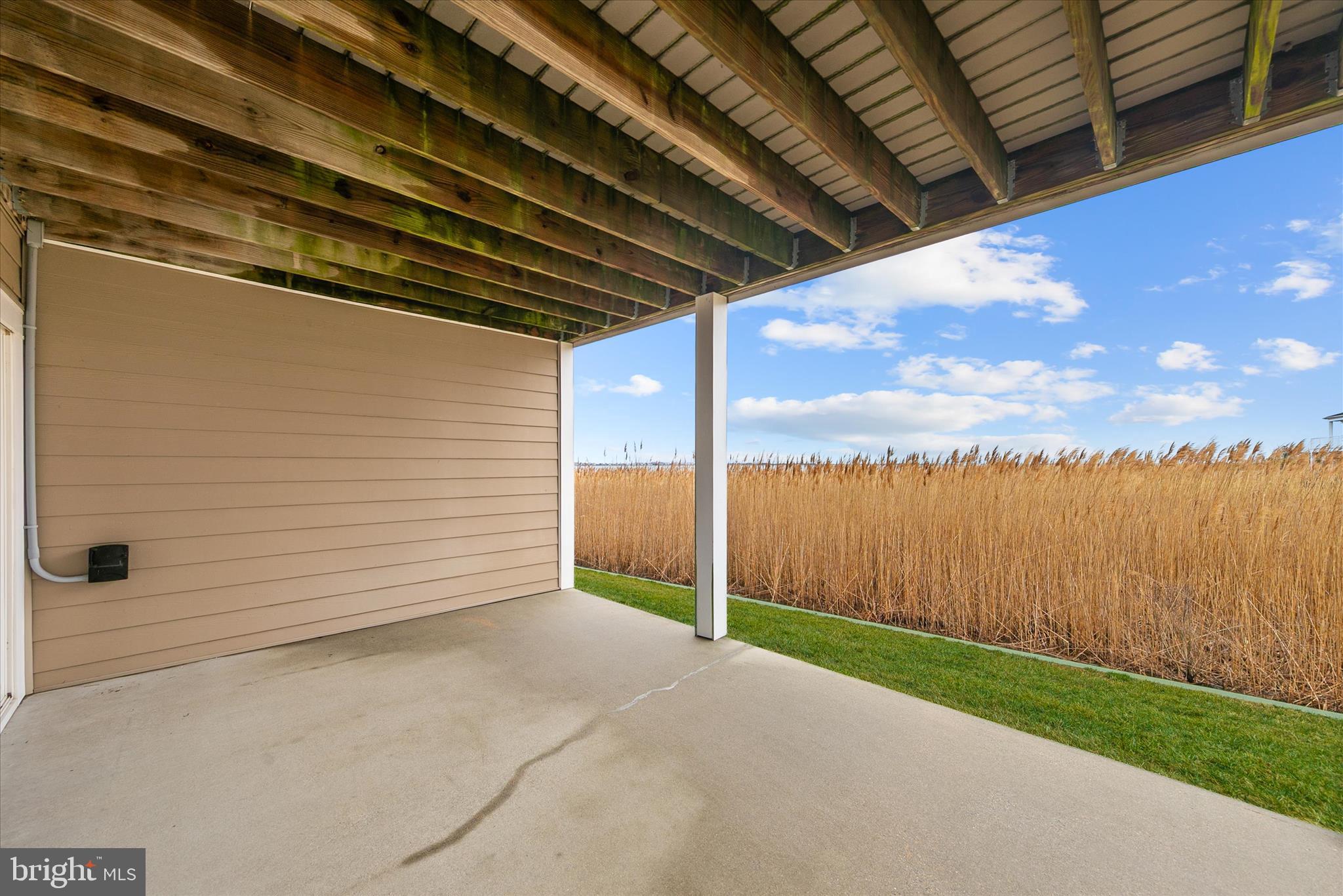 BAYVILLE SHORES - Residential