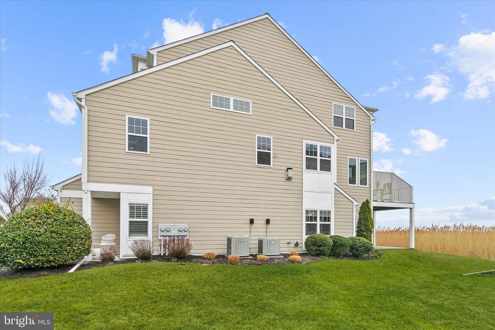 BAYVILLE SHORES - Residential