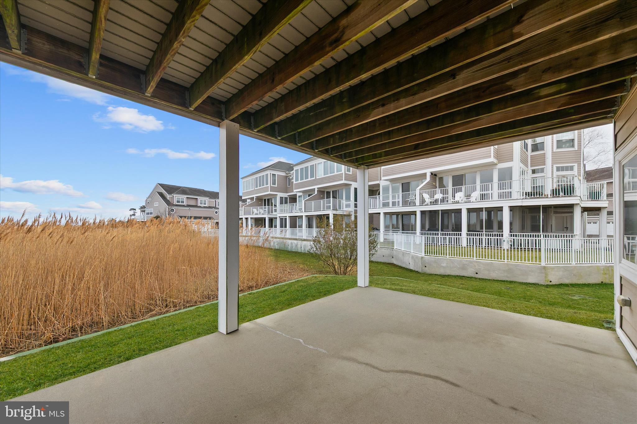 BAYVILLE SHORES - Residential