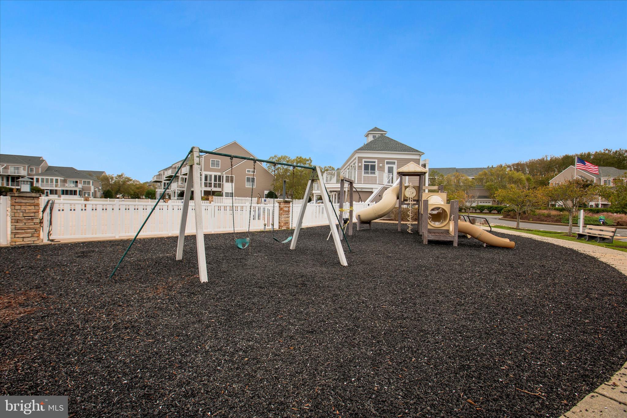 BAYVILLE SHORES - Residential