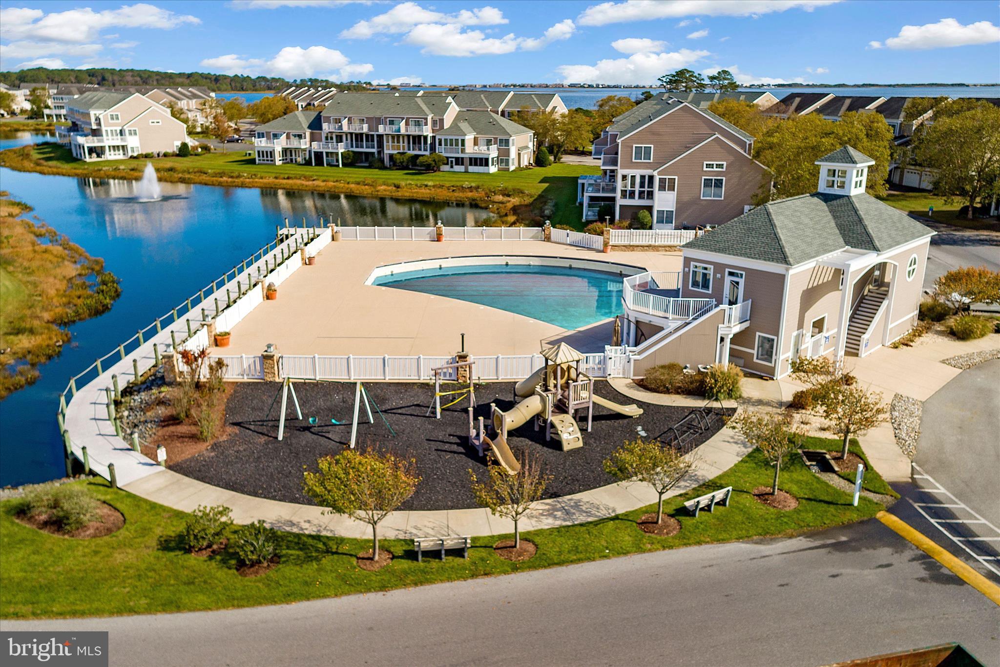 BAYVILLE SHORES - Residential