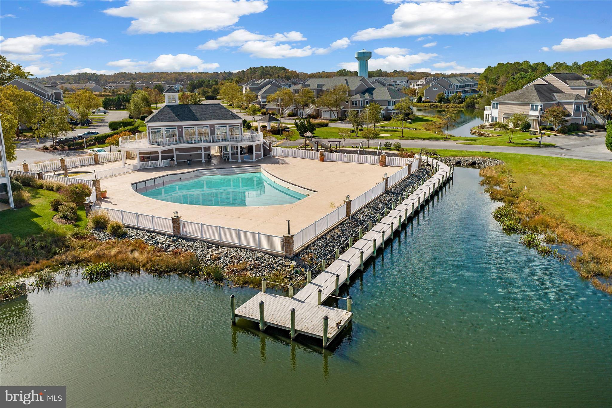 BAYVILLE SHORES - Residential