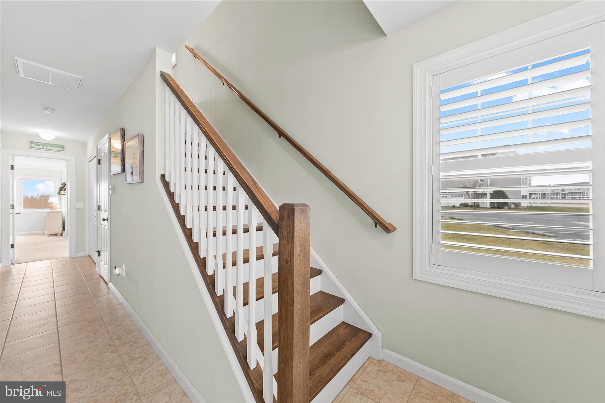 BAYVILLE SHORES - Residential