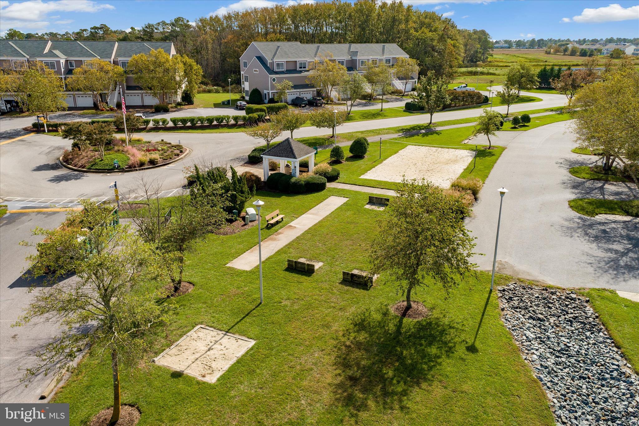 BAYVILLE SHORES - Residential