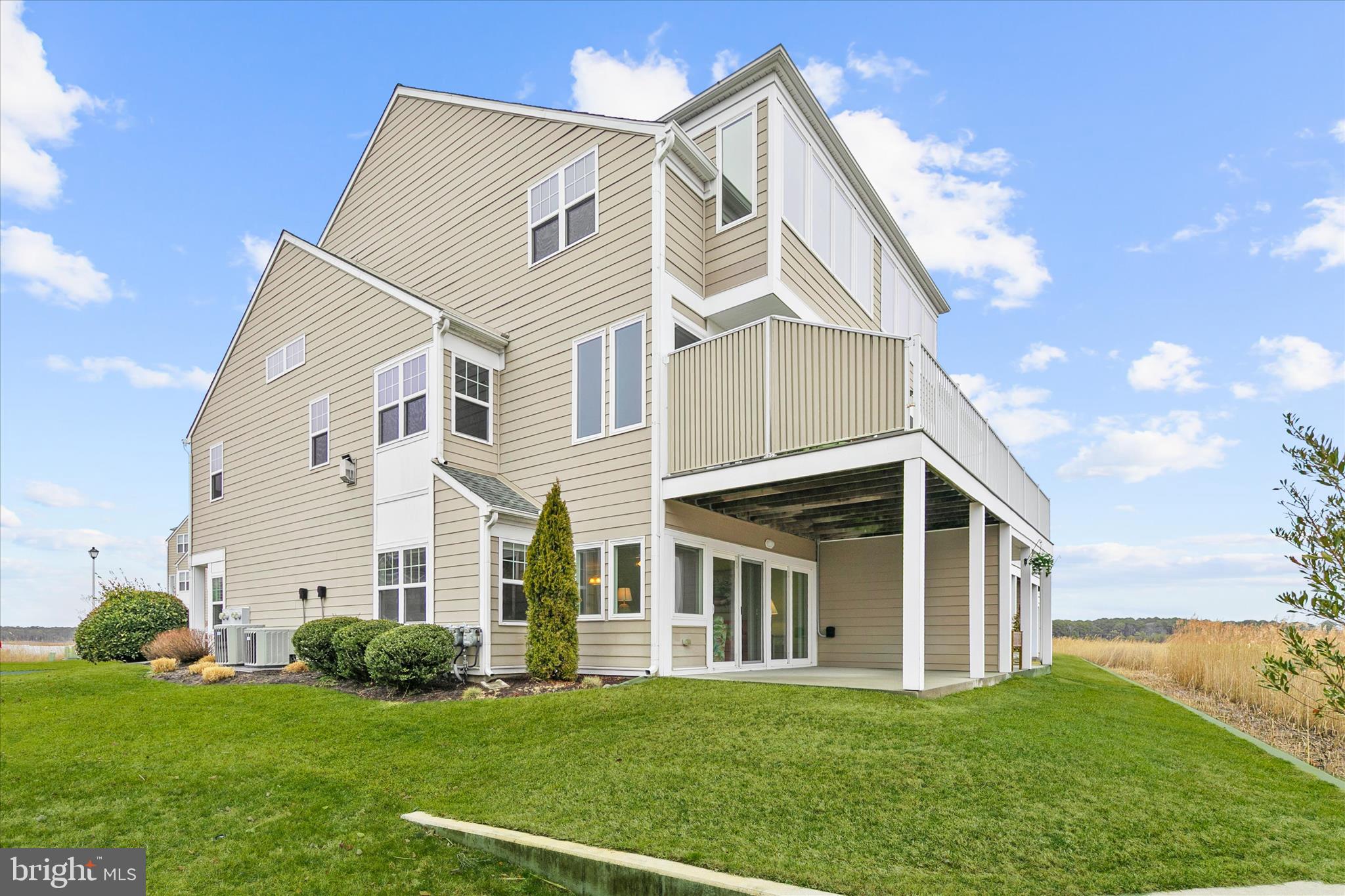 BAYVILLE SHORES - Residential