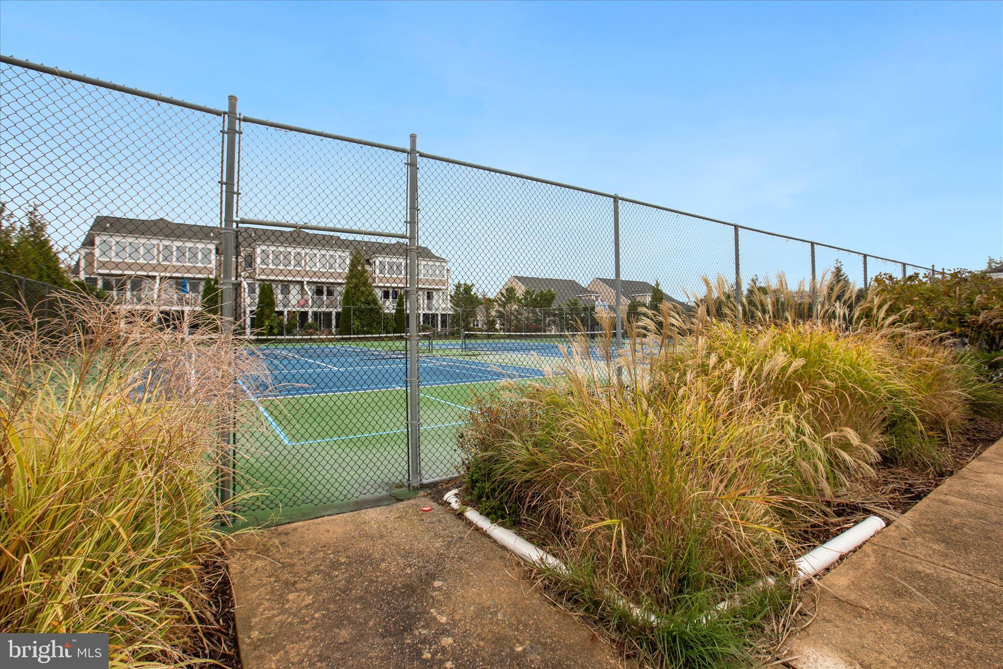 BAYVILLE SHORES - Residential