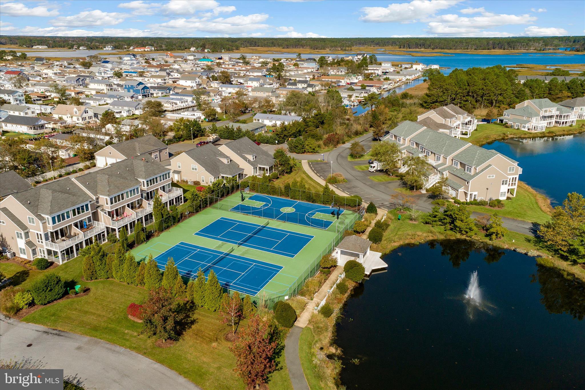 BAYVILLE SHORES - Residential