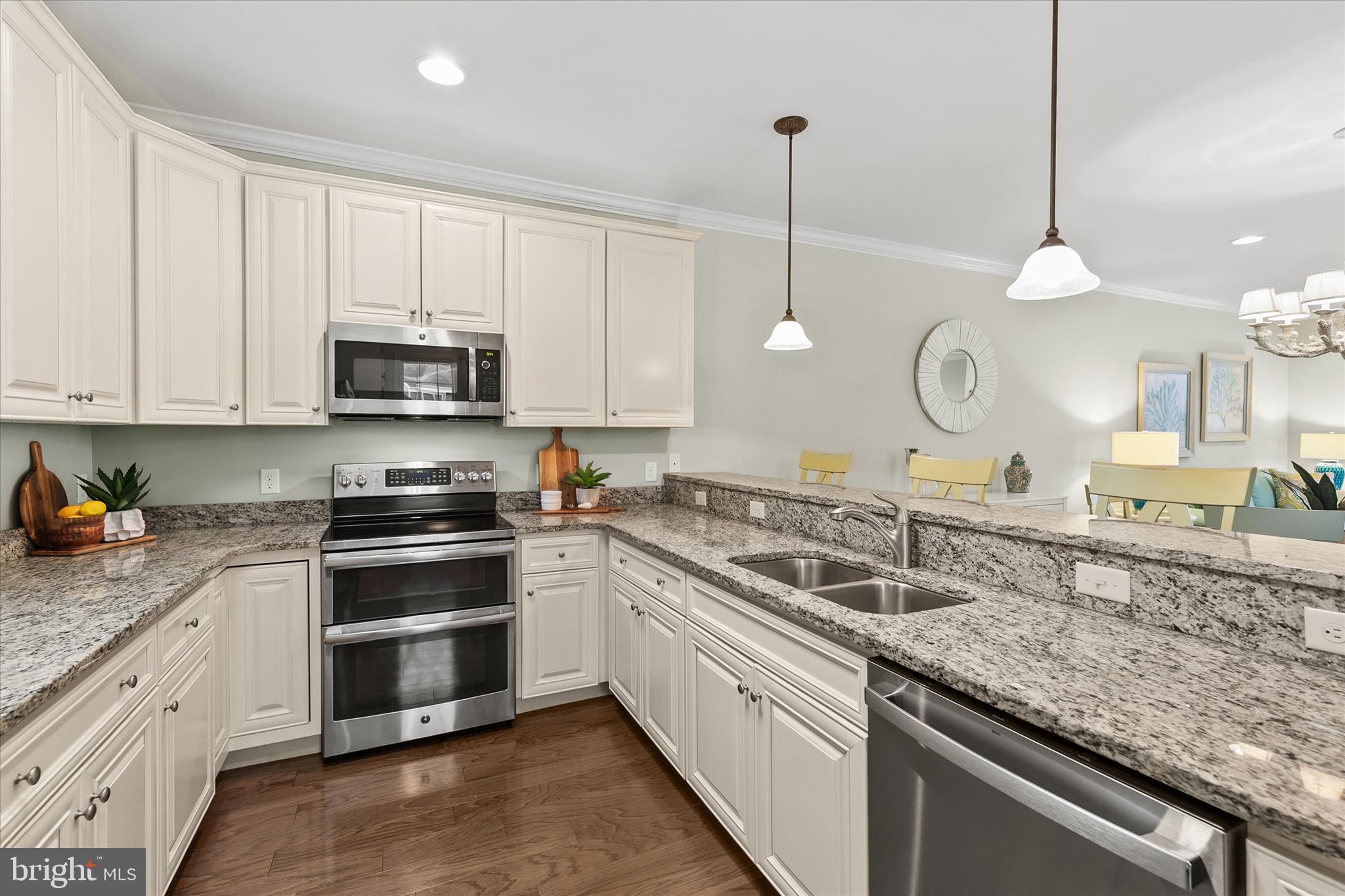 BAYVILLE SHORES - Residential